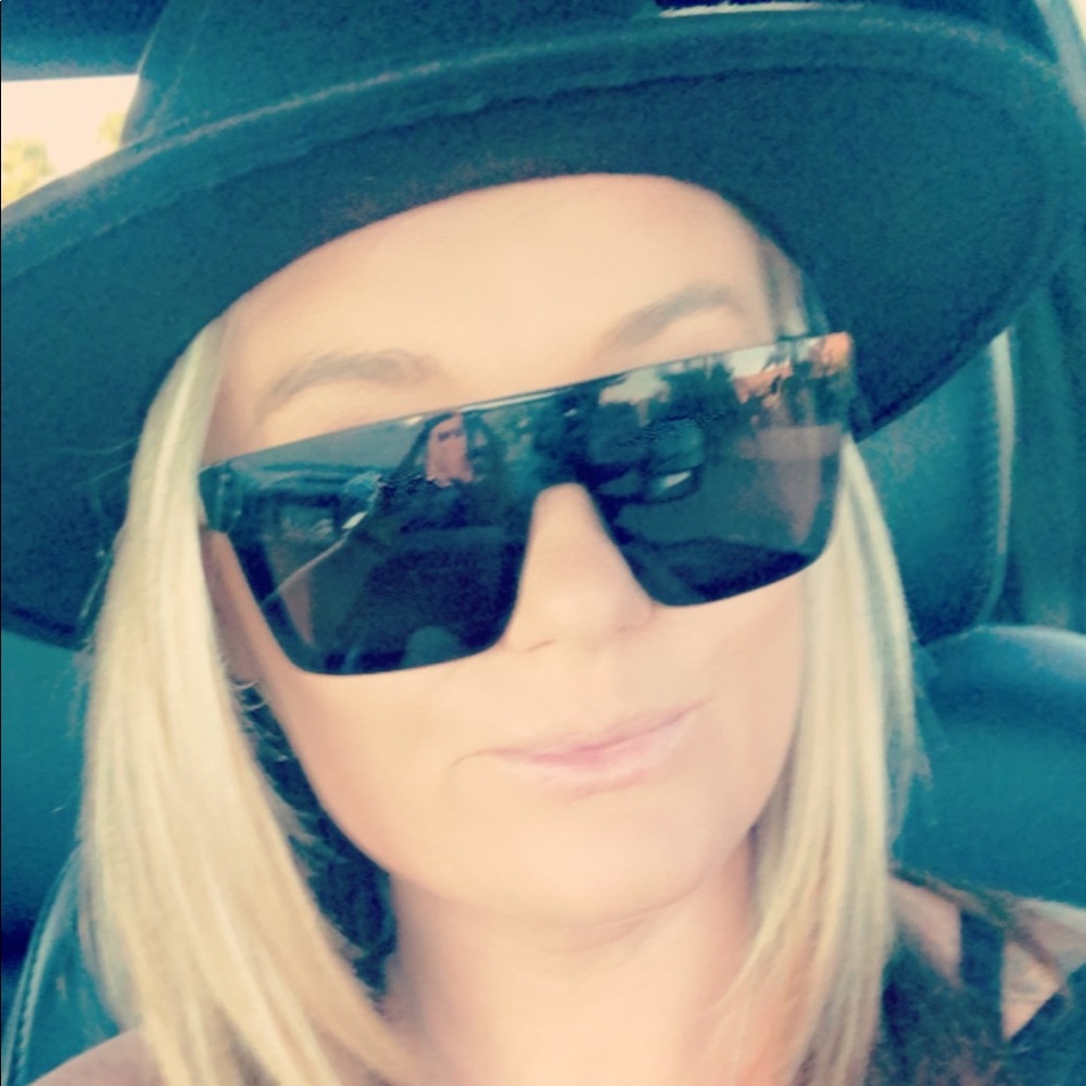 Meet your Posher, Tacey